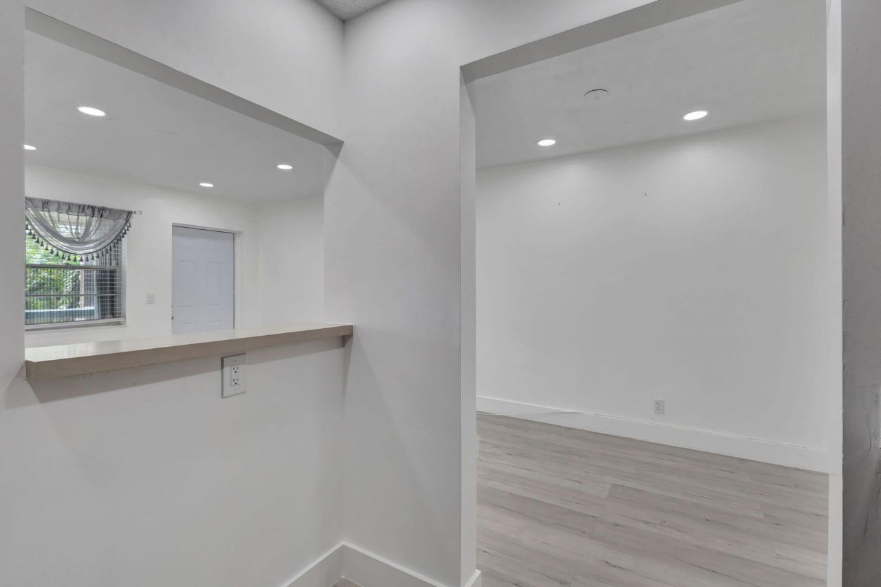 110 Dorchester E, West Palm Beach, FL 33417 Photo