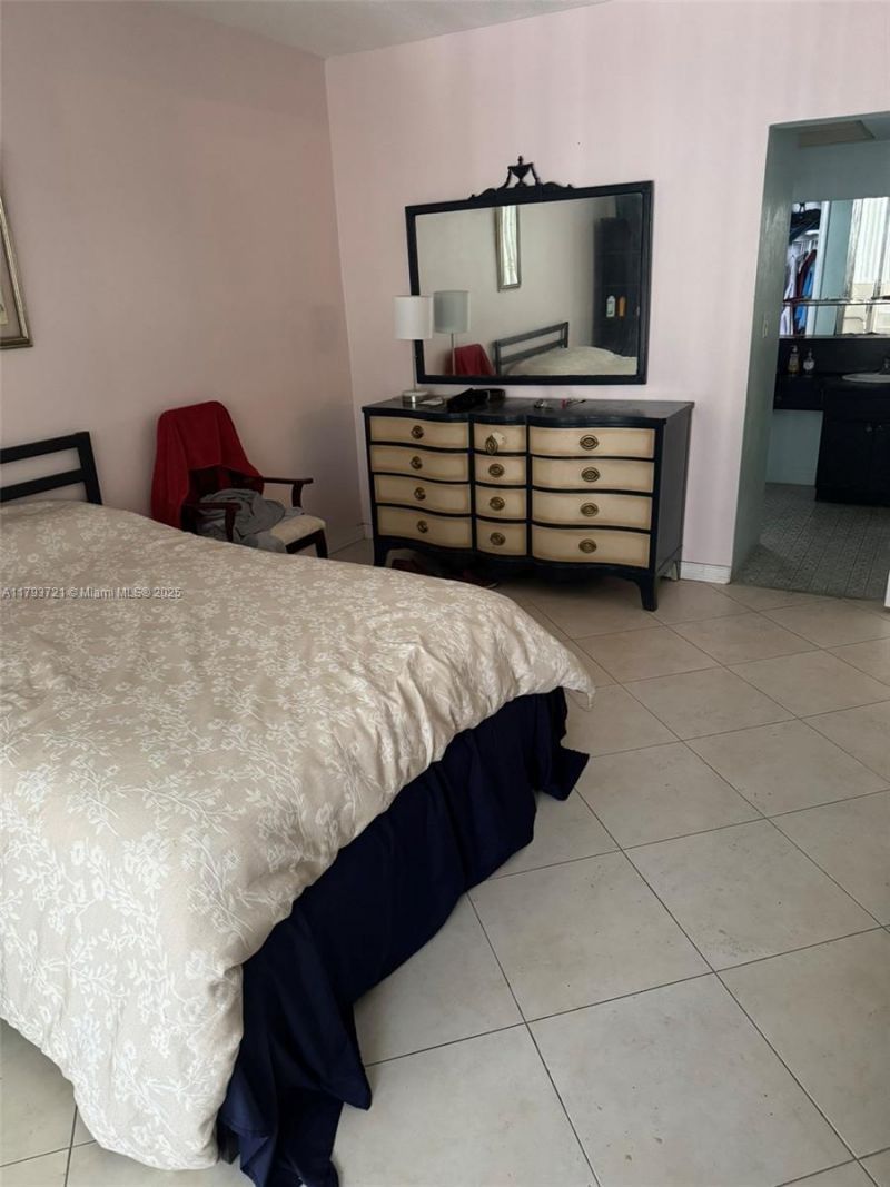 18555 NE 14th Ave, Unit 602, Miami, FL 33179 Photo