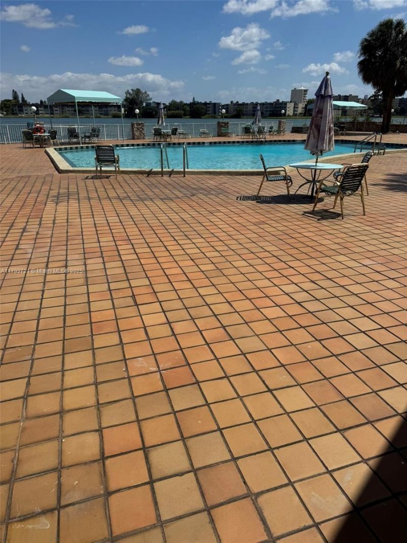 18555 NE 14th Ave, Unit 602, Miami, FL 33179 Photo