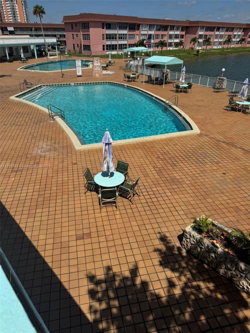 18555 NE 14th Ave, Unit 602, Miami, FL 33179 Photo