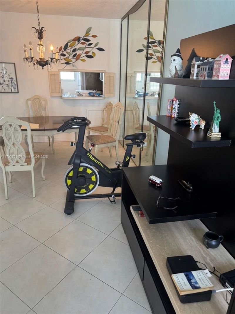 18555 NE 14th Ave, Unit 602, Miami, FL 33179 Photo