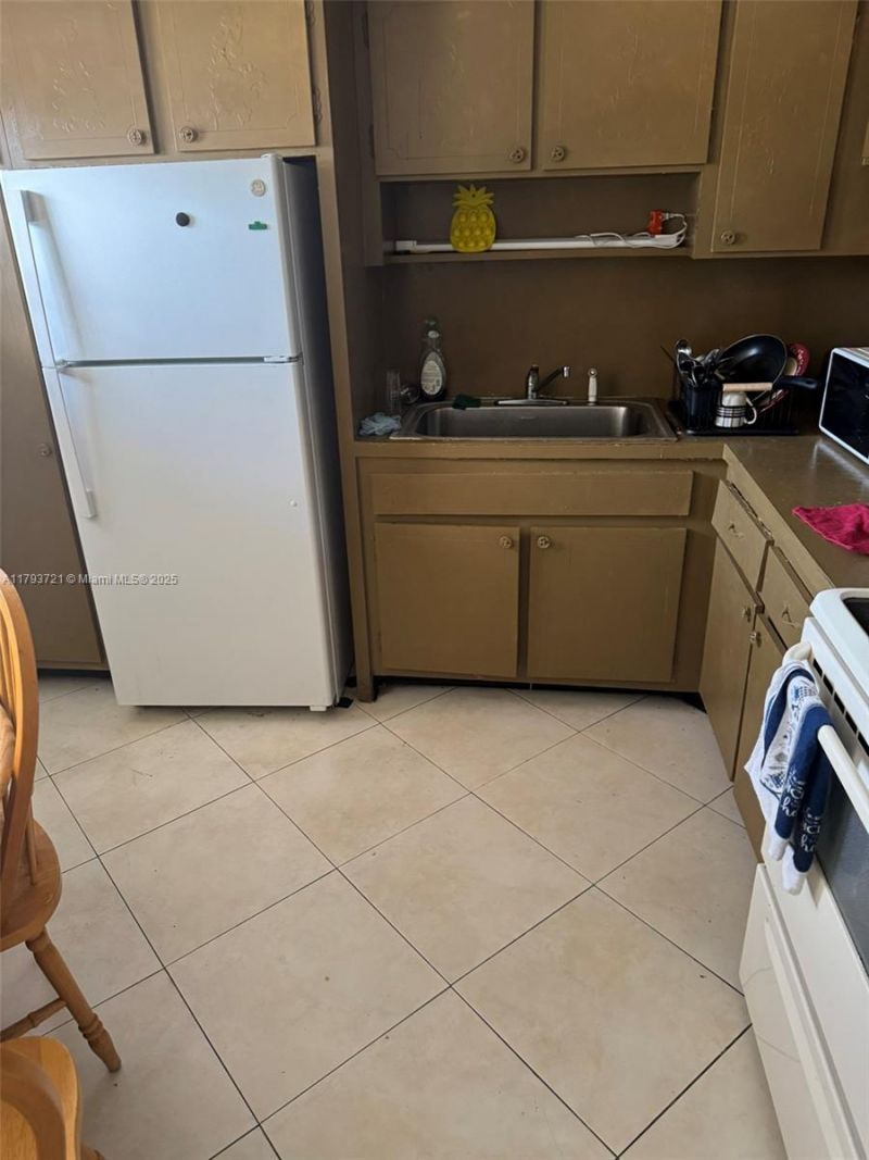 18555 NE 14th Ave, Unit 602, Miami, FL 33179 Photo