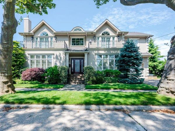 83 Ithaca Avenue, Atlantic Beach, NY 11509