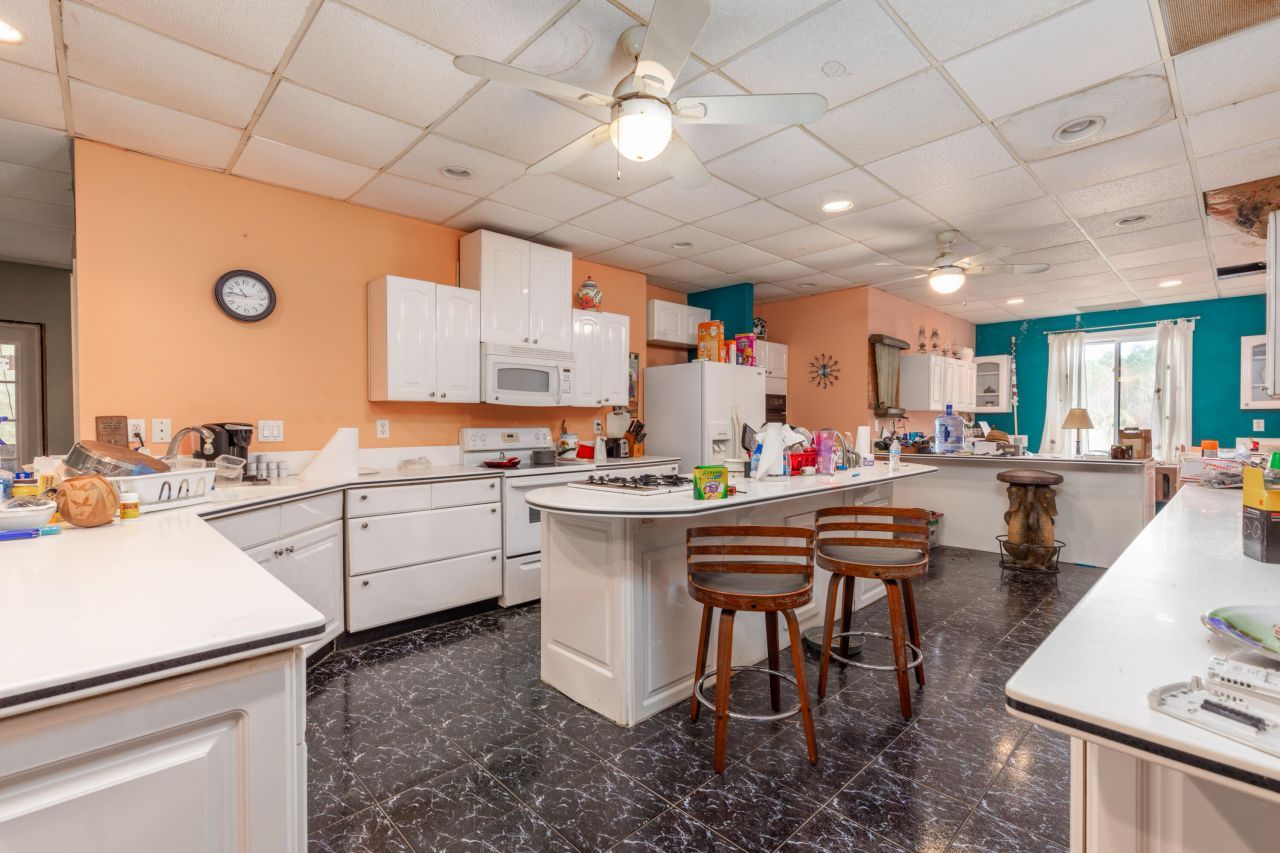 280 Royalegates Court Photo 18