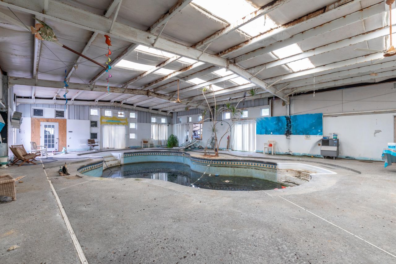 280 Royalegates Court Photo 25