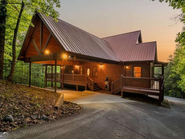 433 Spruce Circle, Mineral Bluff, GA 30559