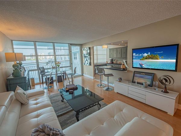 301 174th St, Unit 401, Sunny Isles Beach, FL 33160