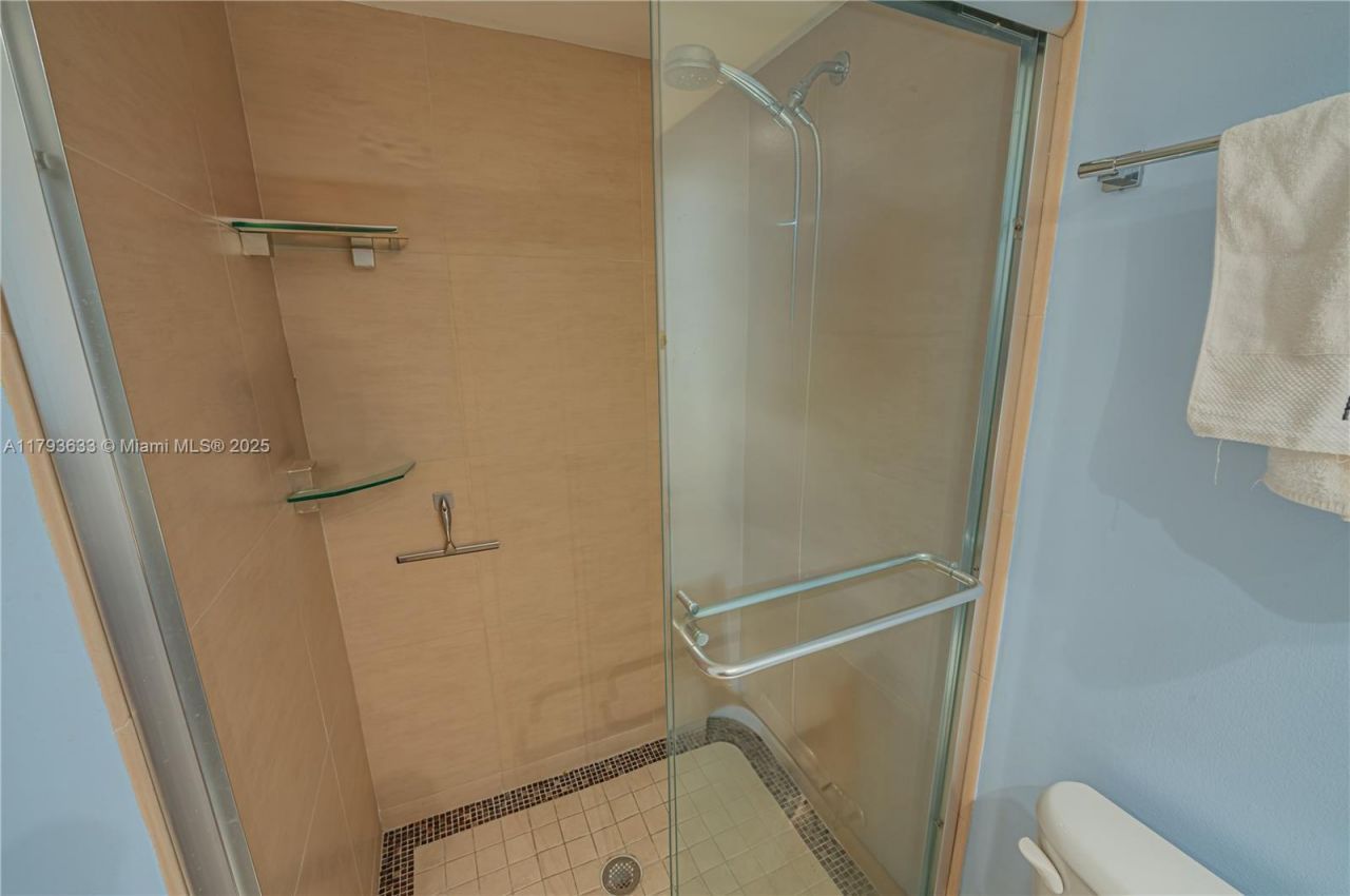 301 174th St, Unit 401, Sunny Isles Beach, FL 33160 Photo