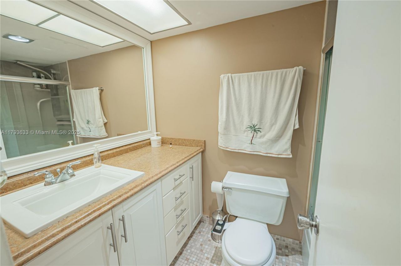 301 174th St, Unit 401, Sunny Isles Beach, FL 33160 Photo