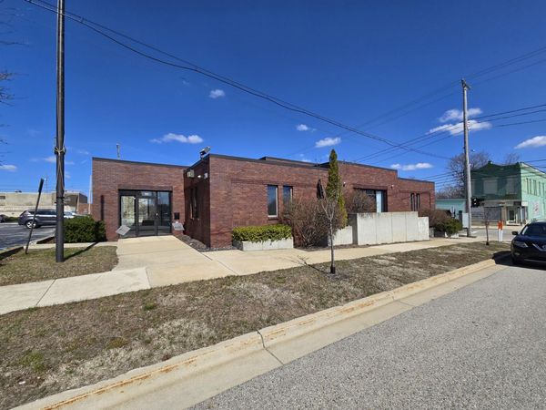 20 W Muskegon Avenue, Muskegon, MI 49440