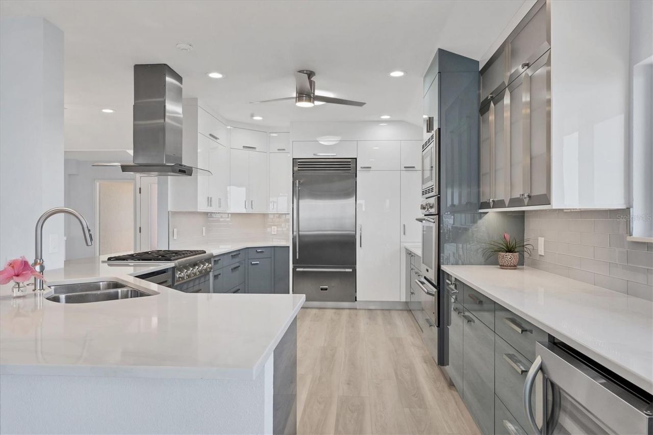 3931 Bay Shore Road, Sarasota, FL 34234 Photo