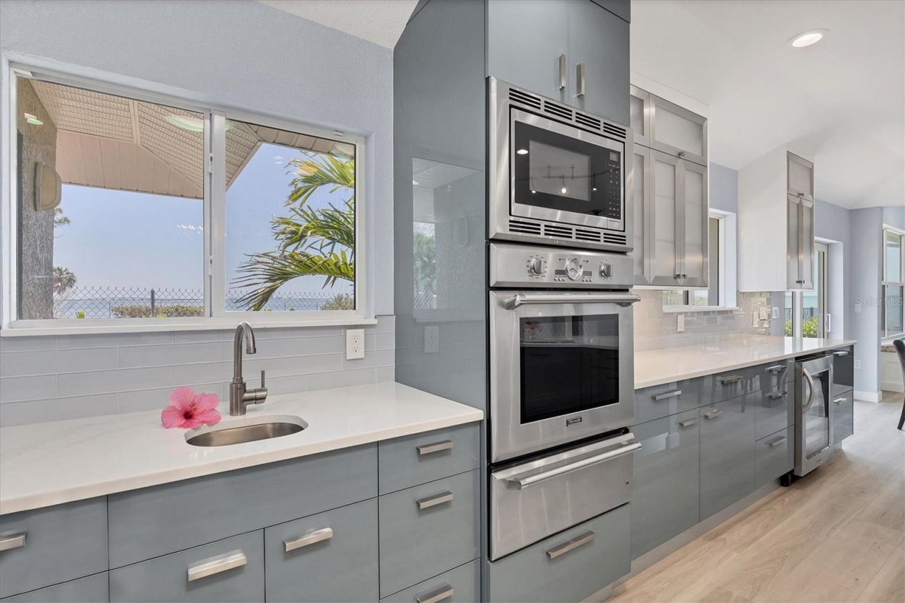 3931 Bay Shore Road, Sarasota, FL 34234 Photo