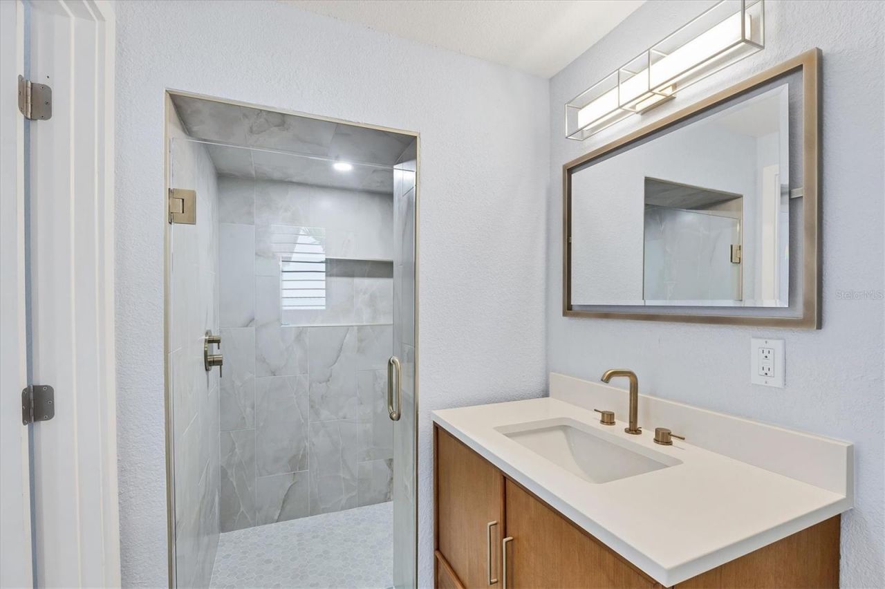 3931 Bay Shore Road, Sarasota, FL 34234 Photo