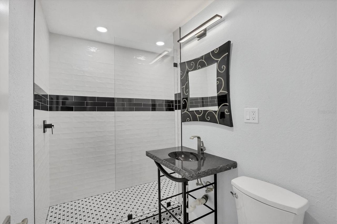 3931 Bay Shore Road, Sarasota, FL 34234 Photo