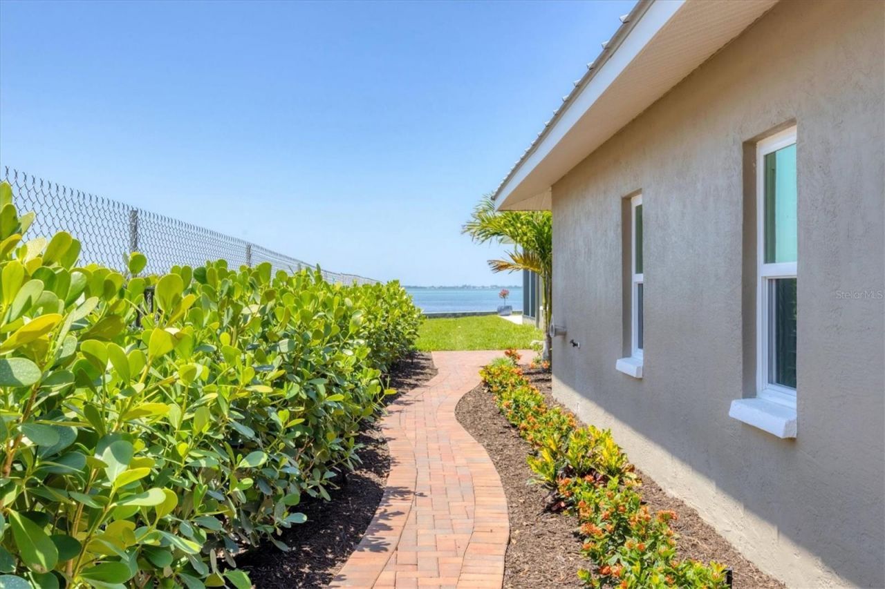 3931 Bay Shore Road, Sarasota, FL 34234 Photo