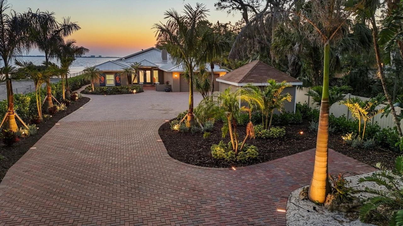 3931 Bay Shore Road, Sarasota, FL 34234 Photo