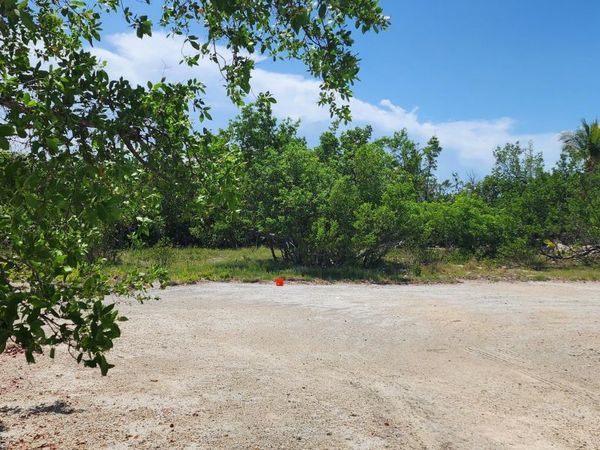 BK 7 LT 5 Coral Way, Big Pine, FL 33043