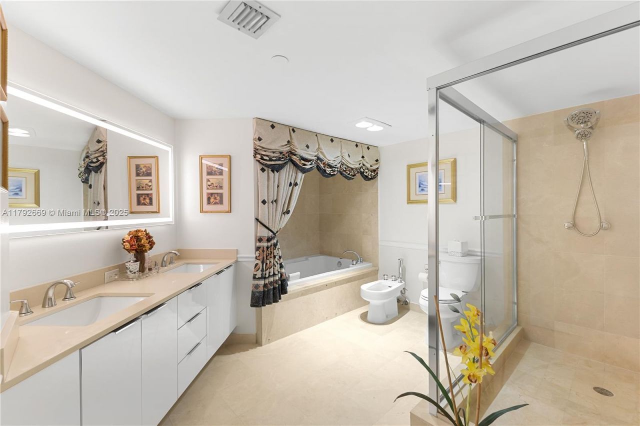 8855 Collins Ave, Unit 8J, Surfside, FL 33154 Photo