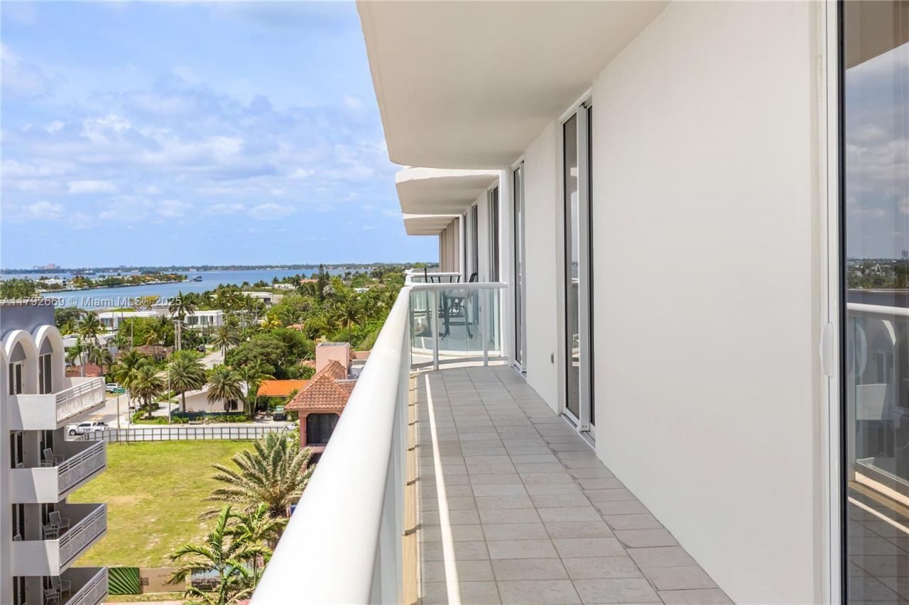 8855 Collins Ave, Unit 8J, Surfside, FL 33154 Photo