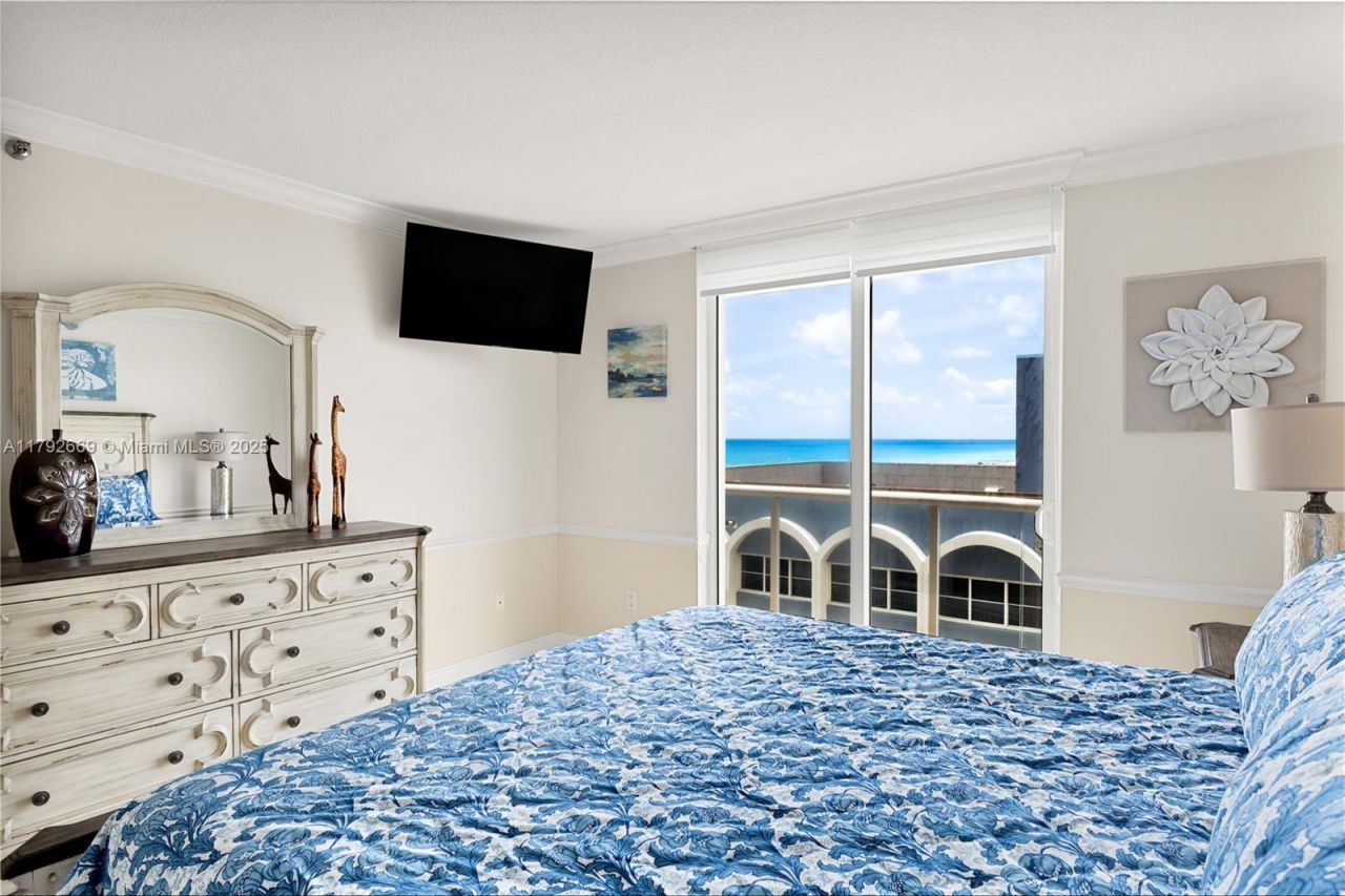 8855 Collins Ave, Unit 8J, Surfside, FL 33154 Photo