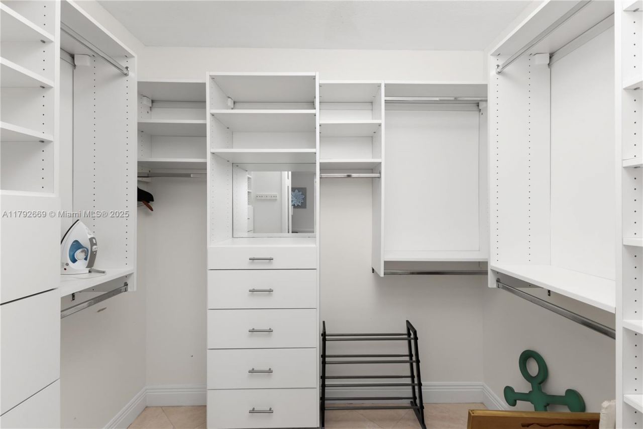 8855 Collins Ave, Unit 8J, Surfside, FL 33154 Photo