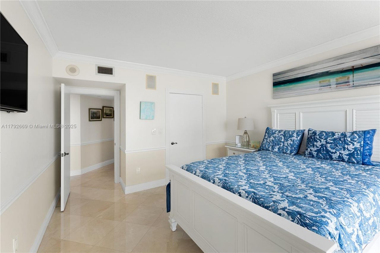 8855 Collins Ave, Unit 8J, Surfside, FL 33154 Photo