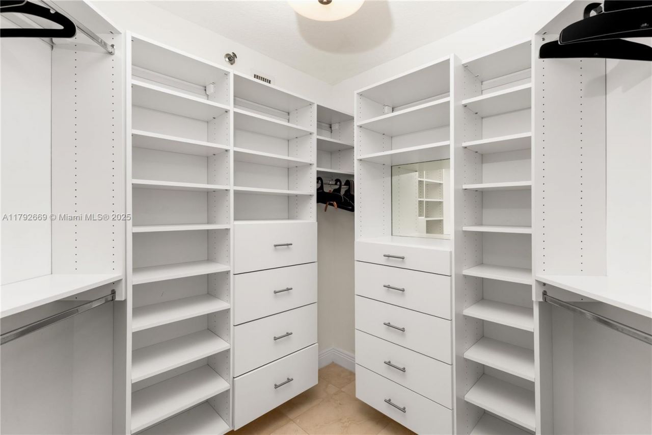 8855 Collins Ave, Unit 8J, Surfside, FL 33154 Photo