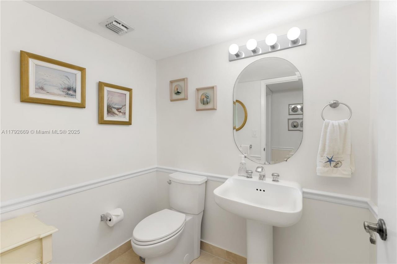 8855 Collins Ave, Unit 8J, Surfside, FL 33154 Photo