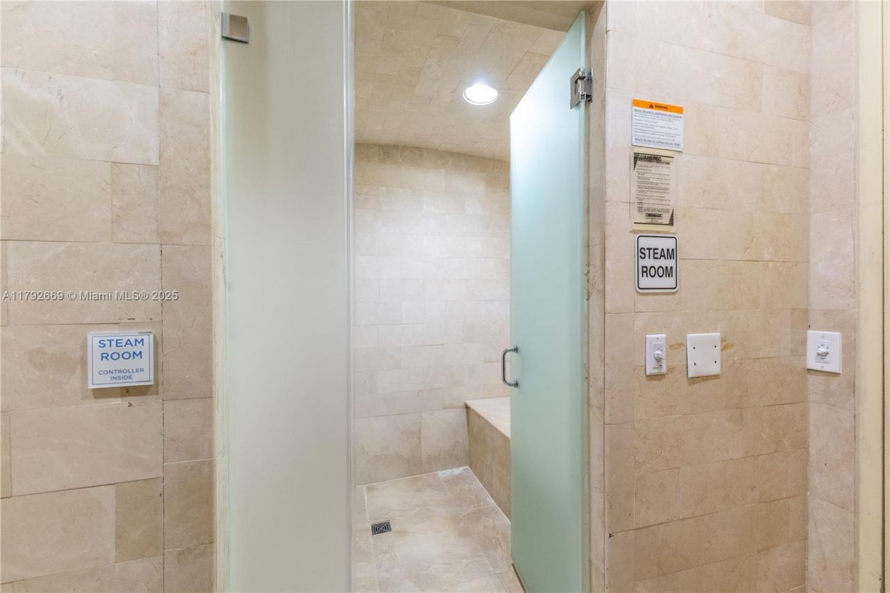 8855 Collins Ave, Unit 8J, Surfside, FL 33154 Photo