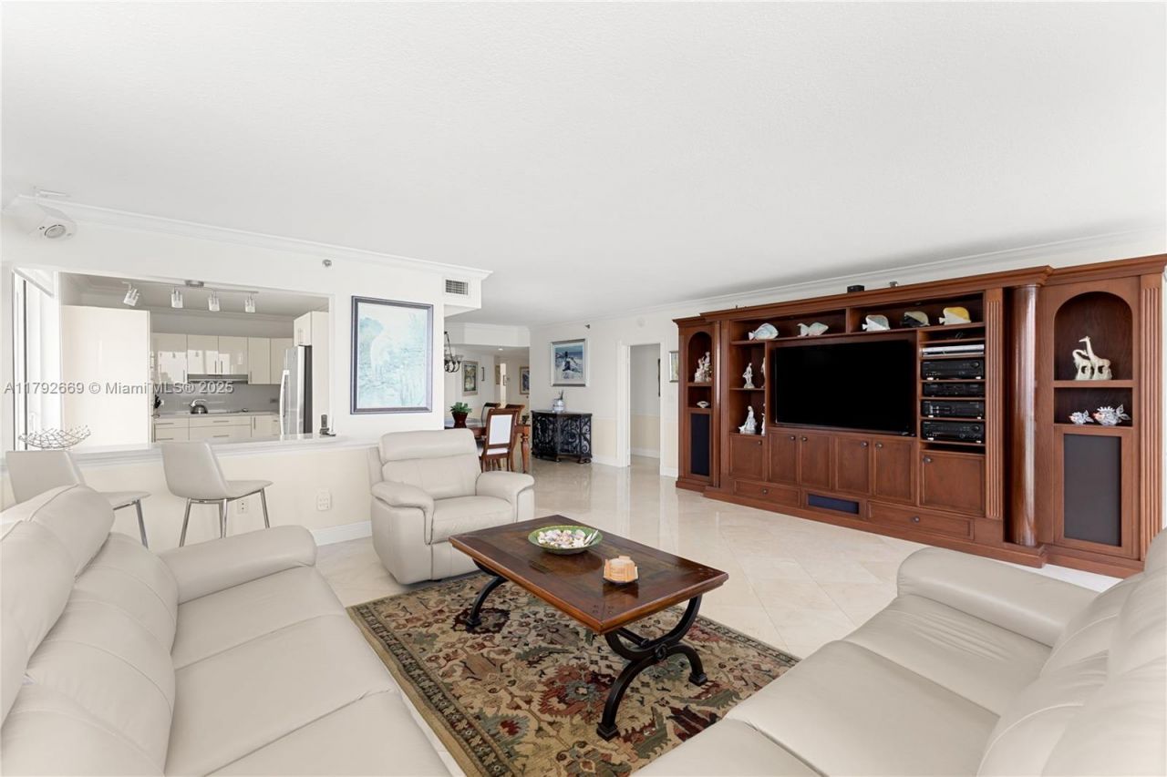 8855 Collins Ave, Unit 8J, Surfside, FL 33154 Photo