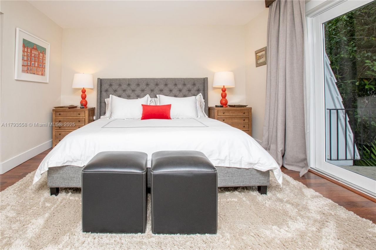 258 Sea View Dr, Unit 3, Key Biscayne, FL 33149 Photo