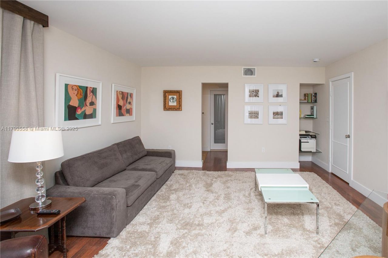 258 Sea View Dr, Unit 3, Key Biscayne, FL 33149 Photo