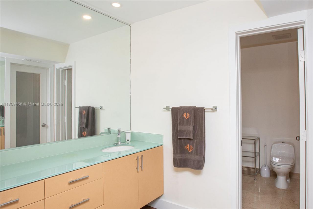 258 Sea View Dr, Unit 3, Key Biscayne, FL 33149 Photo