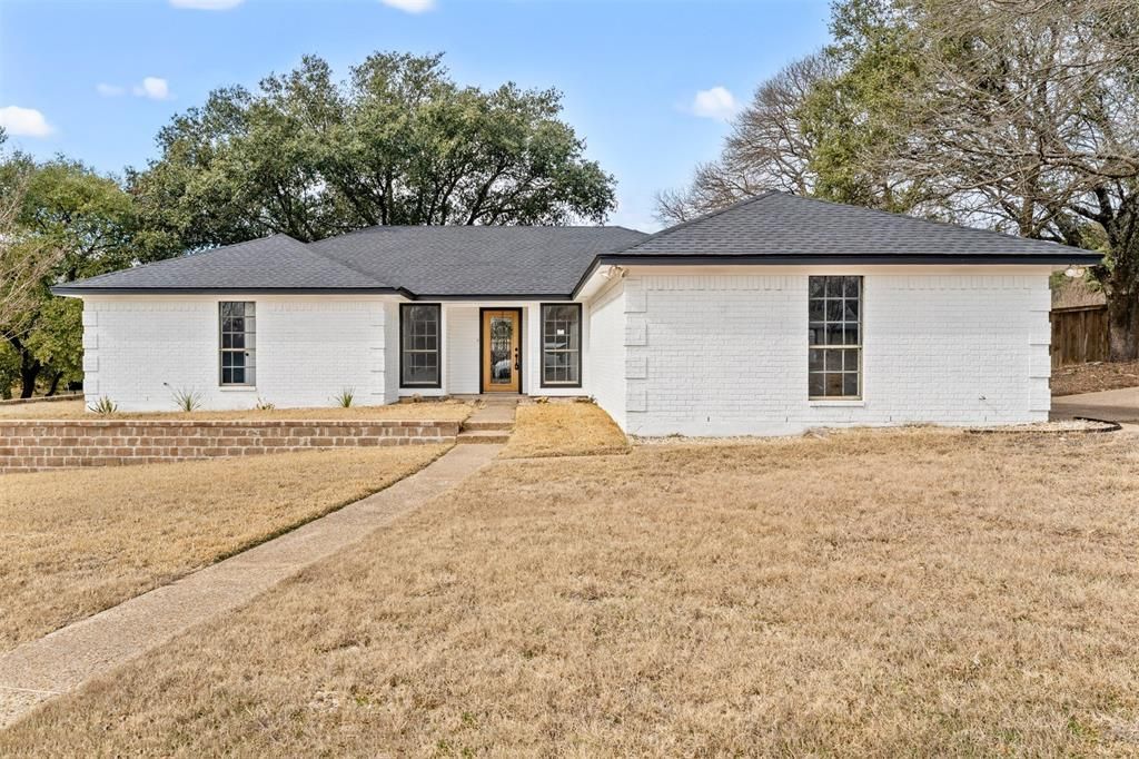 478 Greenwood Lane, Waco, TX 76705 Main Photo