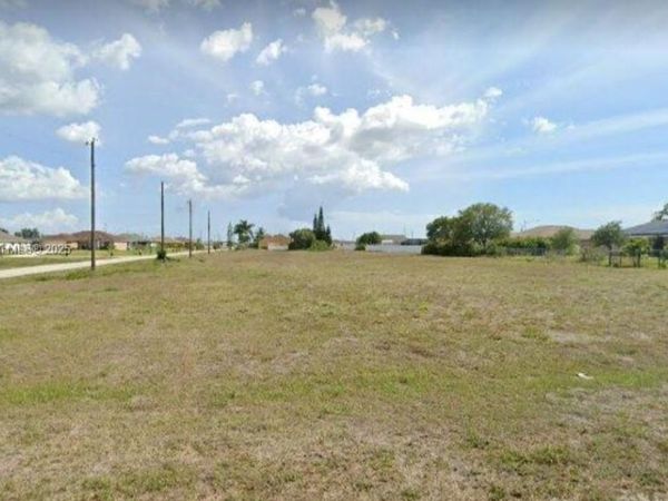 2710 NW 7 th Place, Cape Coral, FL 33993
