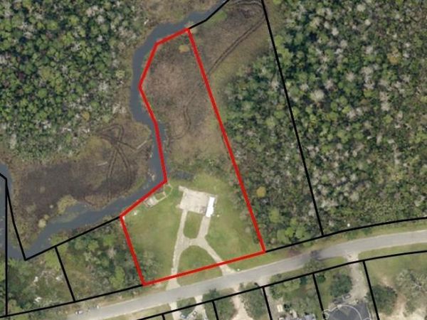 3706 Andrew Jackson Dr, Pace, FL 32571