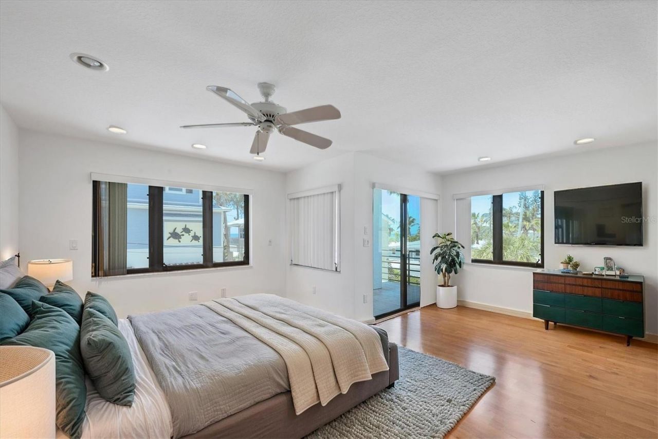 2918 Avenue E, Holmes Beach, FL 34217 Photo