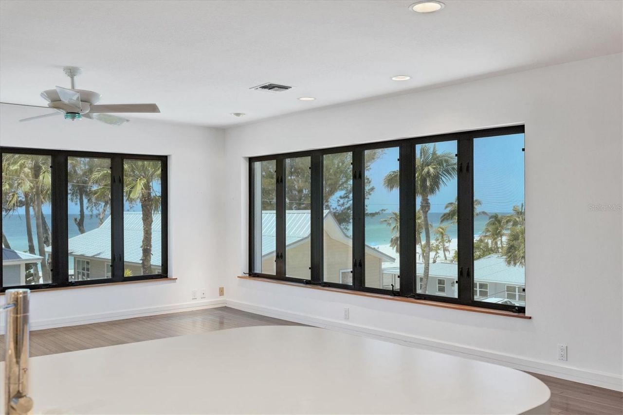 2918 Avenue E, Holmes Beach, FL 34217 Photo