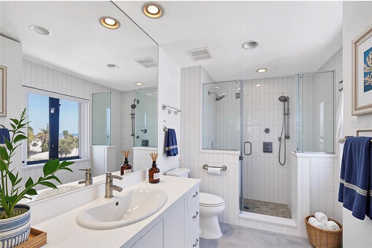 2918 Avenue E, Holmes Beach, FL 34217 Photo