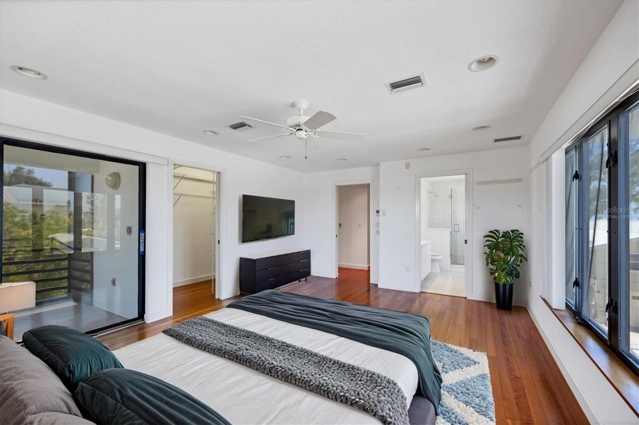 2918 Avenue E, Holmes Beach, FL 34217 Photo