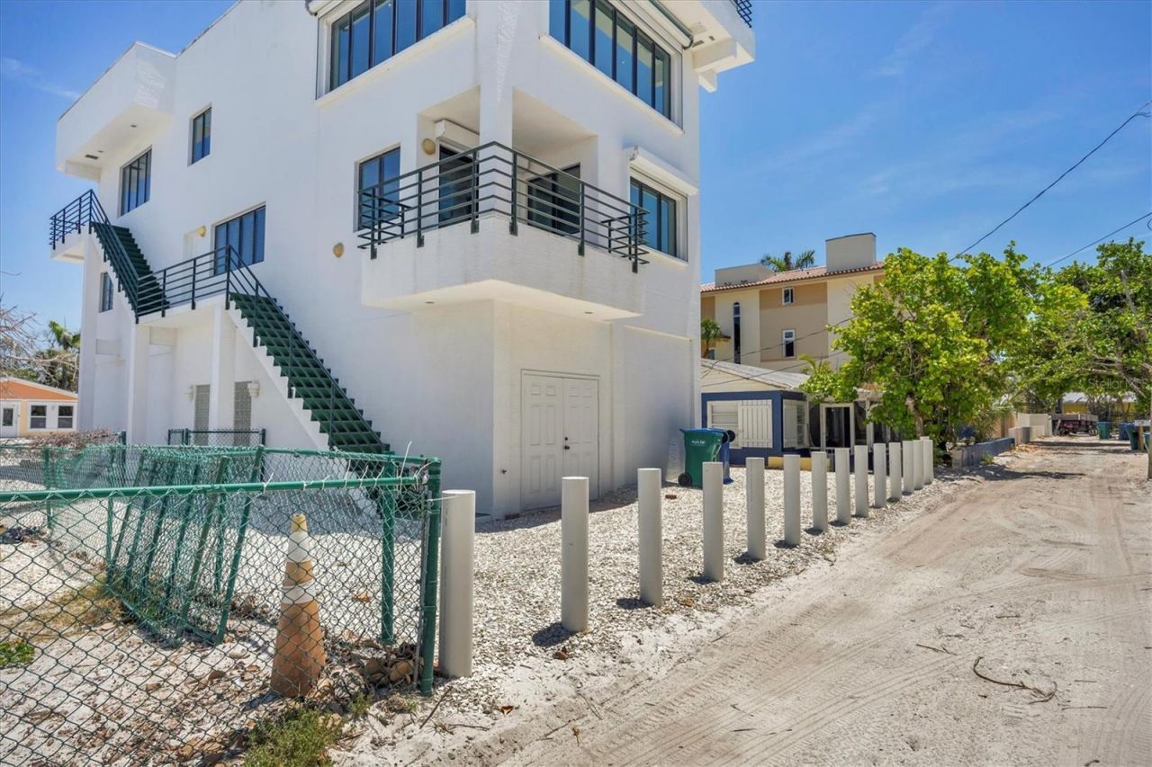 2918 Avenue E, Holmes Beach, FL 34217 Photo