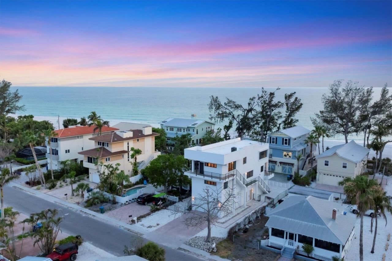 2918 Avenue E, Holmes Beach, FL 34217 Photo