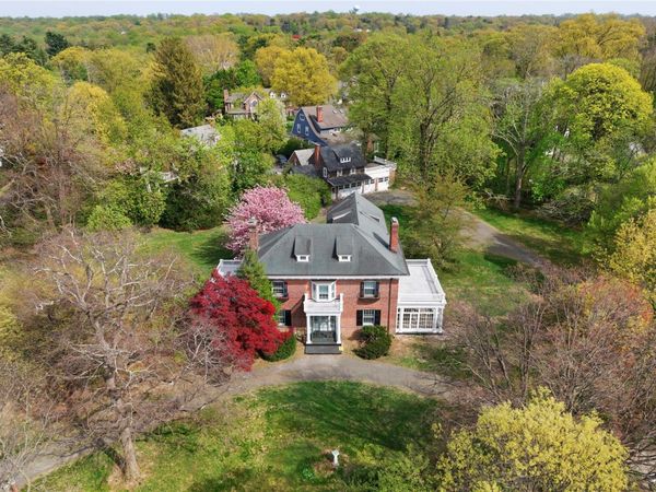 44 North Drive, Manhasset, NY 11030