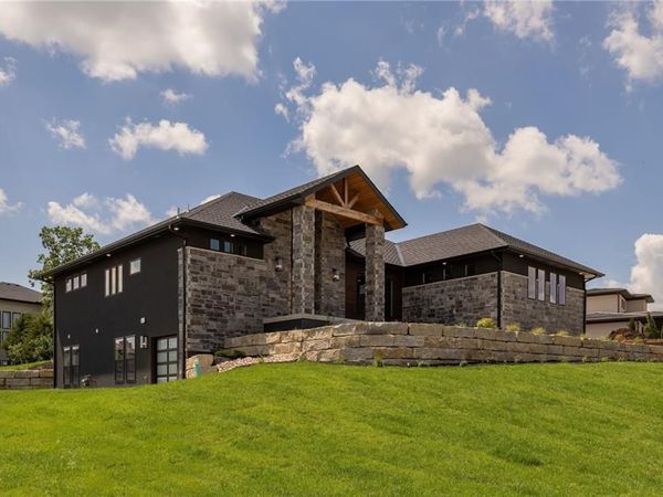 9410 Deer Run Street, Lenexa, KS 66220