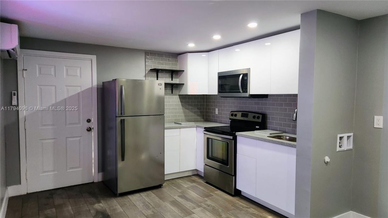 2489 SW 11th St, Unit 2, Miami, FL 33135 Photo