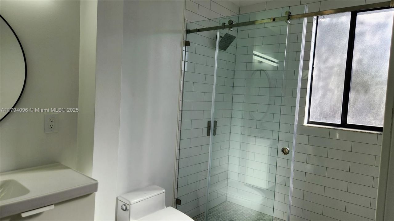 2489 SW 11th St, Unit 2, Miami, FL 33135 Photo