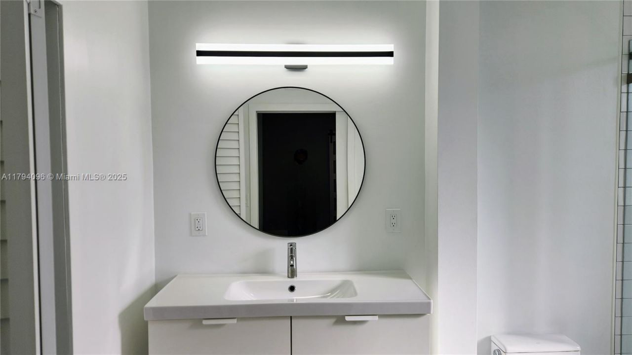 2489 SW 11th St, Unit 2, Miami, FL 33135 Photo