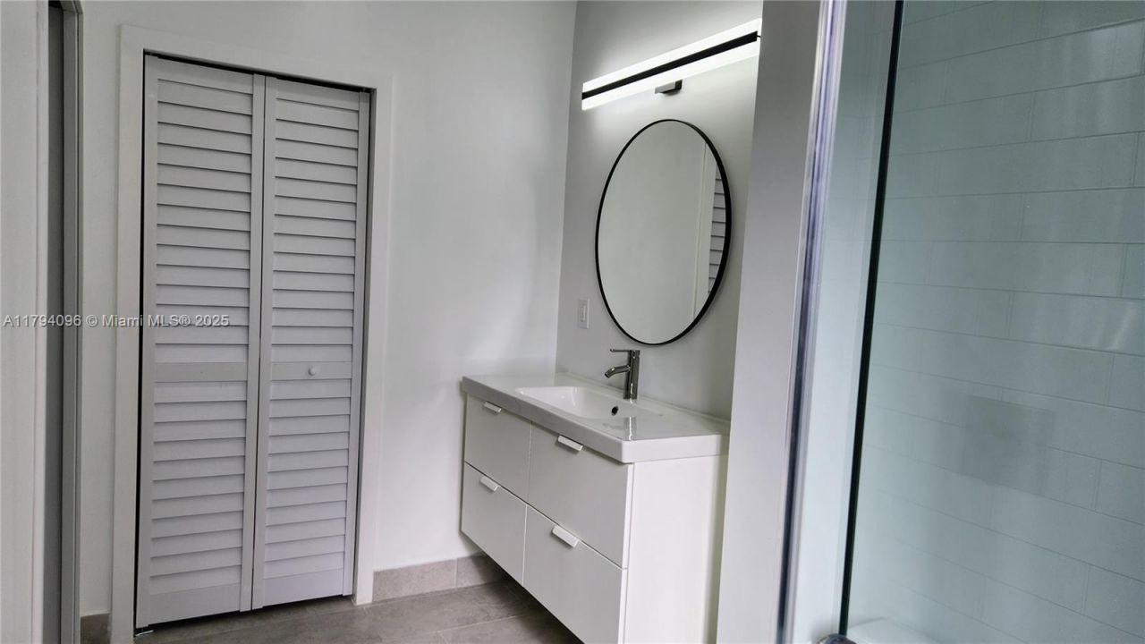 2489 SW 11th St, Unit 2, Miami, FL 33135 Photo