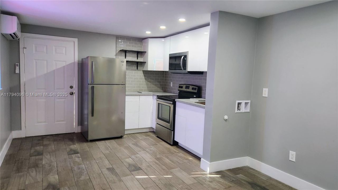 2489 SW 11th St, Unit 2, Miami, FL 33135 Photo