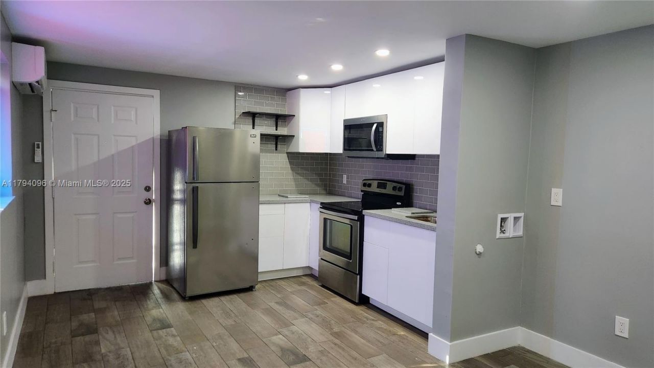 2489 SW 11th St, Unit 2, Miami, FL 33135 Photo